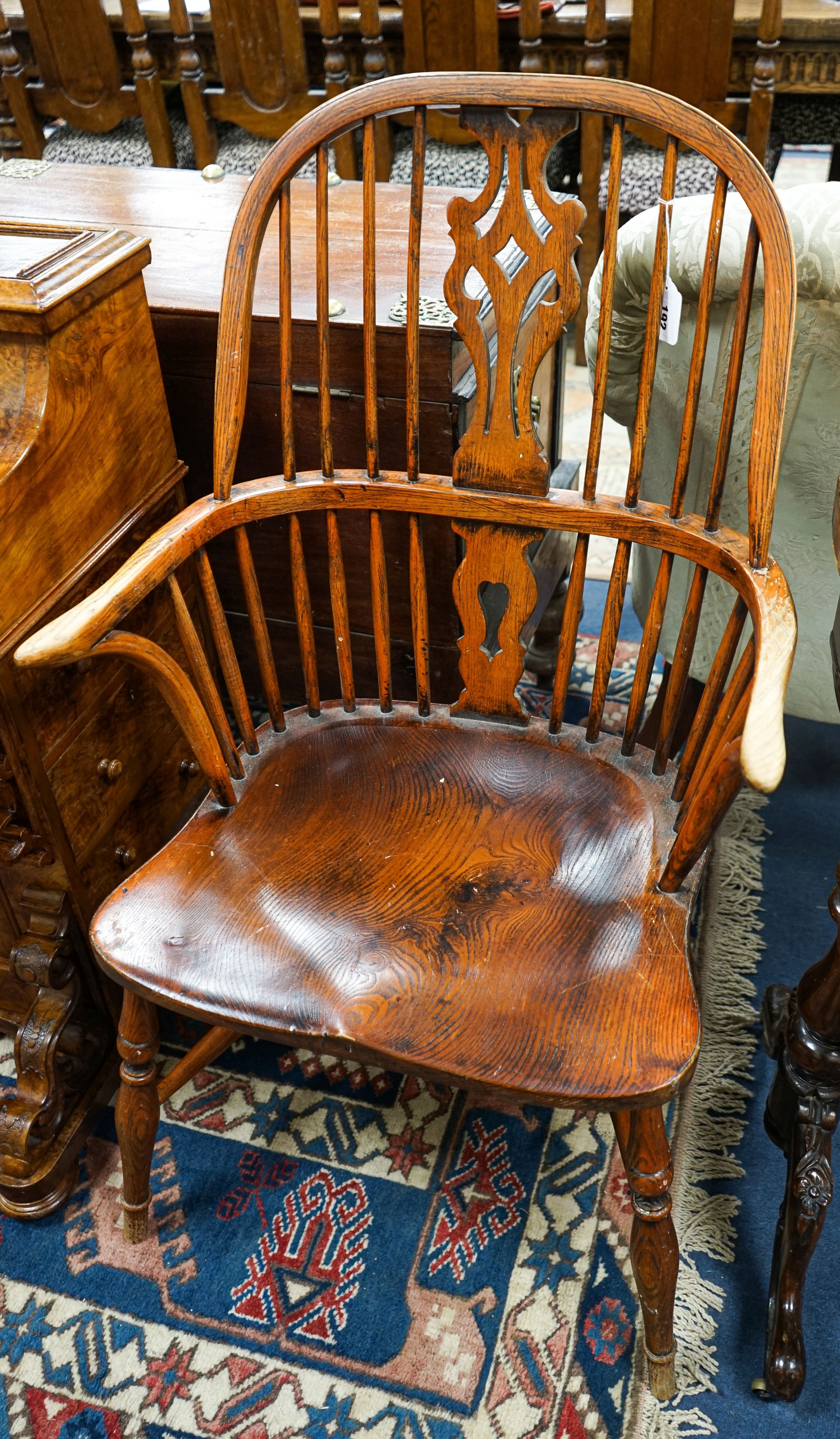 An ash and elm Windsor armchair, width 59cm, depth 46cm, height 103cm